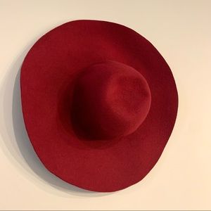 Crimson red round wool hat
